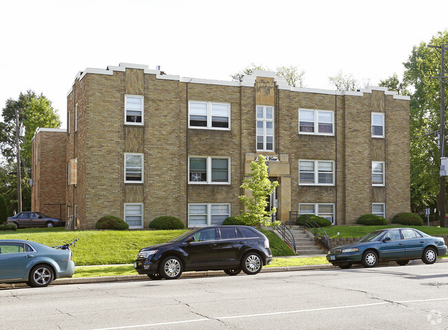 Primary Photo - Ford View Apartments