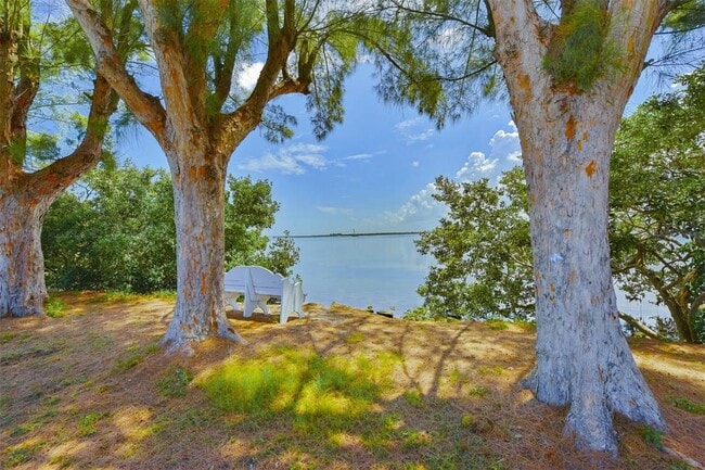 Building Photo - 614 Gladstone Ln