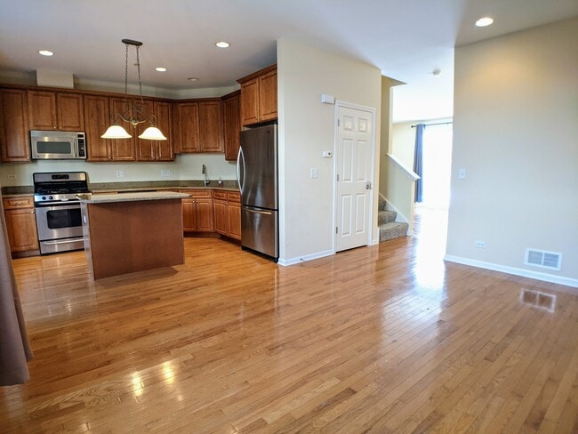 Building Photo - 385 Bradbury Ln