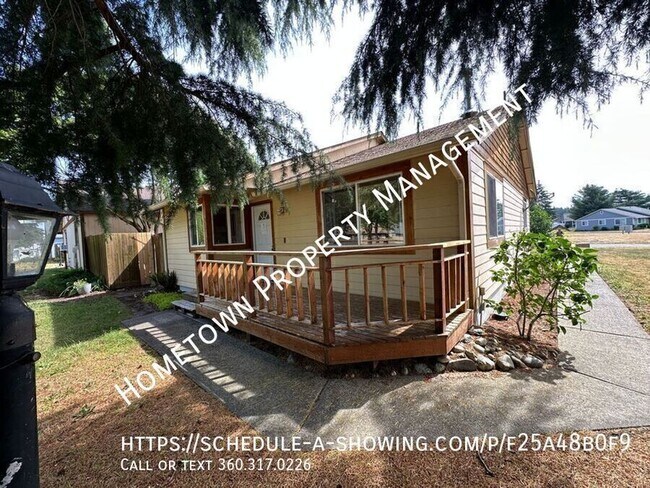 Building Photo - 717 Lucerne Ln SE