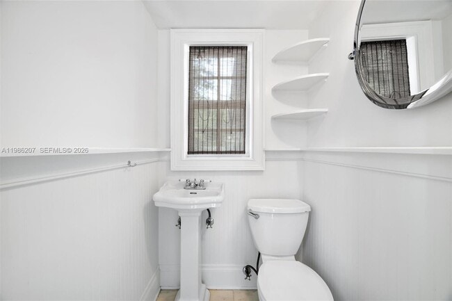 Building Photo - 285 NE 105th St