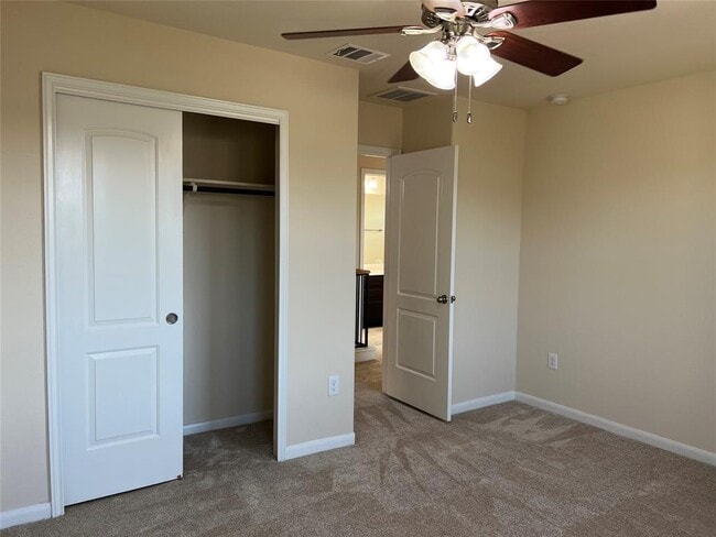 Building Photo - 5817 Scenic Lake Dr