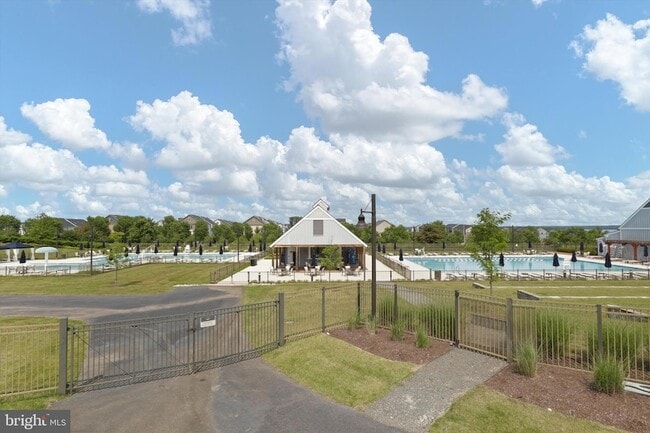 Building Photo - 1780 Cherry Birch St