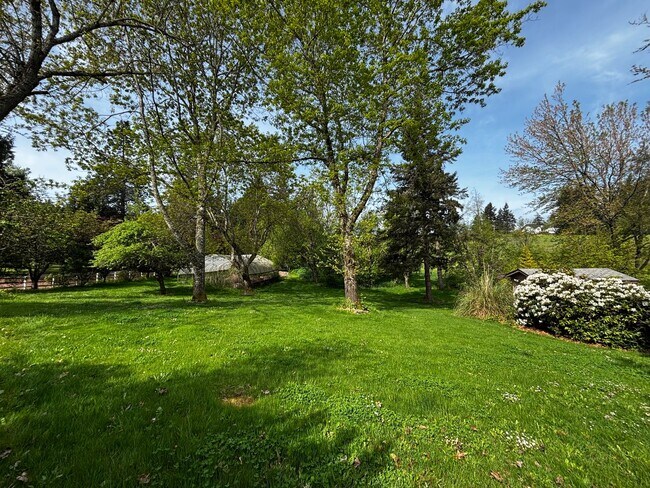Building Photo - Rare 3-Acre 3BR Home in South Salem – Shops, Workspace & Greenhouses