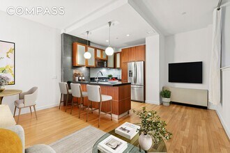 Building Photo - 59 John St