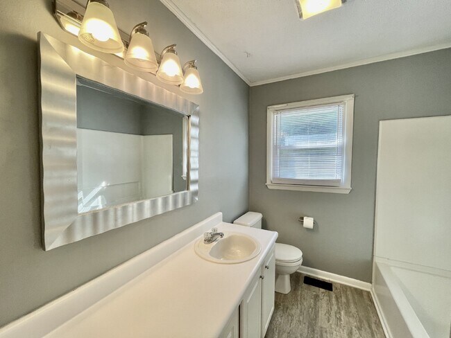 Building Photo - 3 Bedroom, 1.5 Bath RANCH Style NEST
