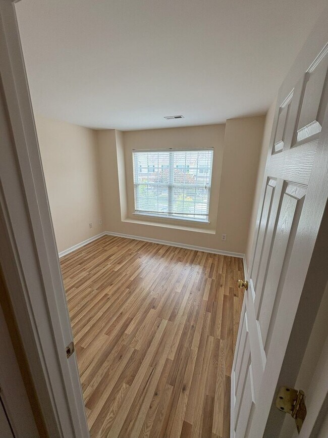 Building Photo - Centrally located Townhouse in Charlotte