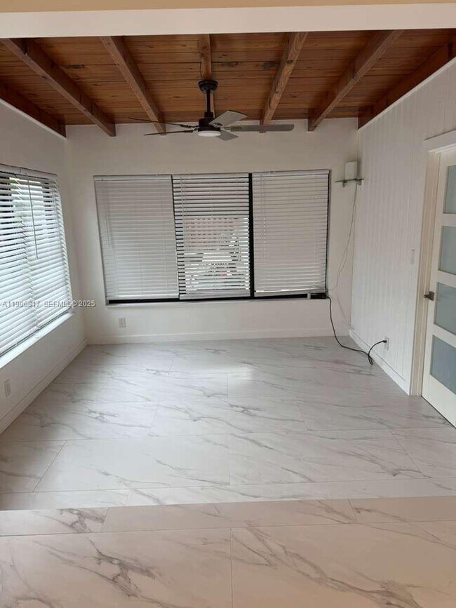 Building Photo - 117 NE 2nd Terrace