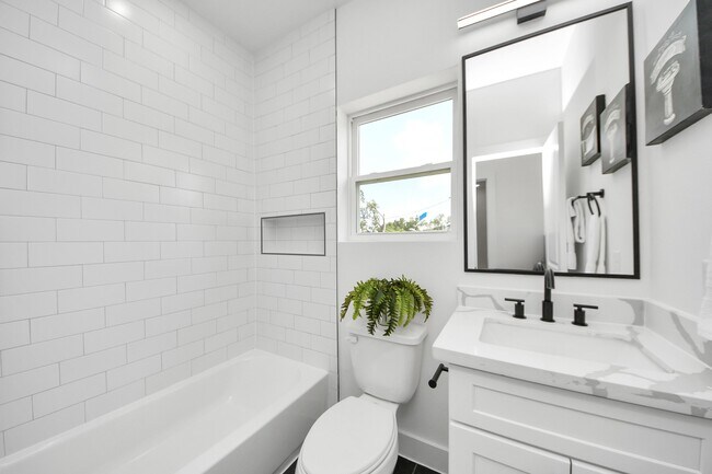 Building Photo - 2430 Harrington St