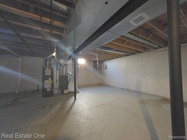 Building Photo - 42510 Pinehurst Dr