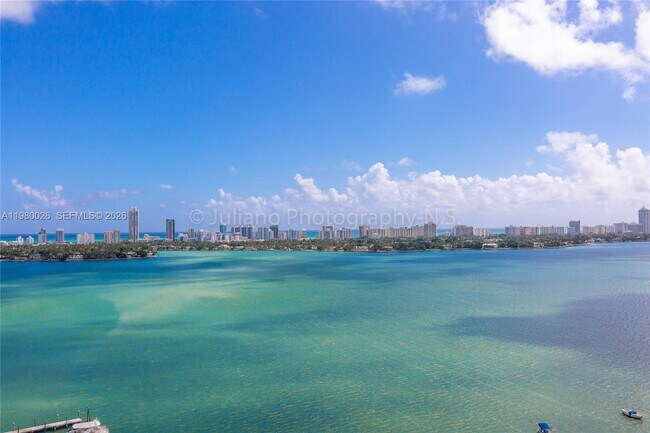 Building Photo - 7601 E Treasure Dr