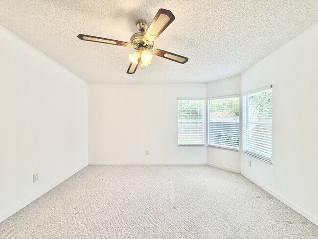 Building Photo - 43 Sargent St