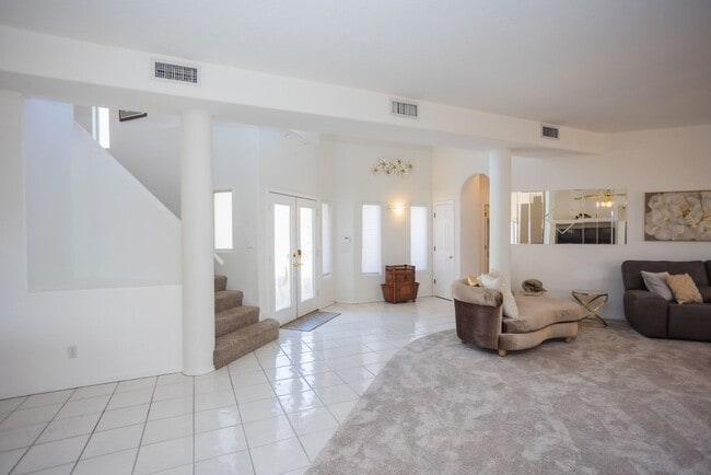 Building Photo - 2320 Snead Dr