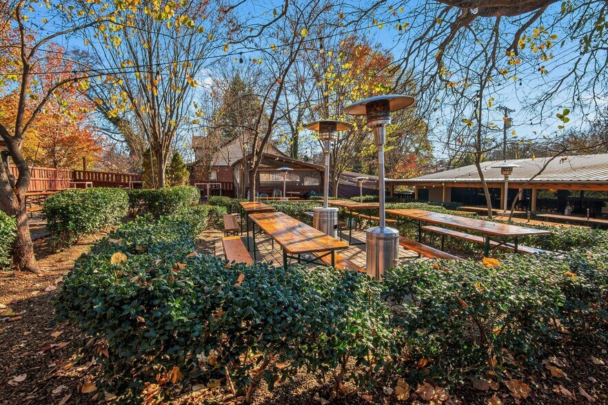 Building Photo - 426 Hart Ave