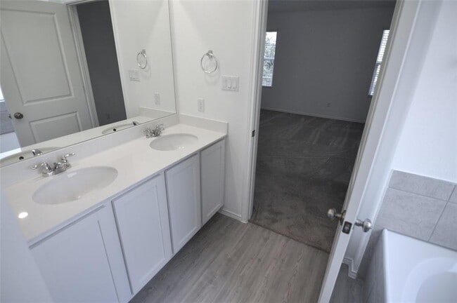 Building Photo - 1537 Chapel Rnch Rd