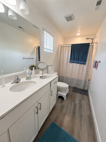 Building Photo - 1143 W 320 S