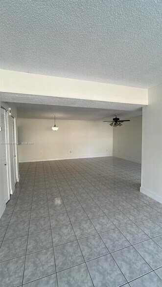 Building Photo - 15420 SW 81st Circle Ln