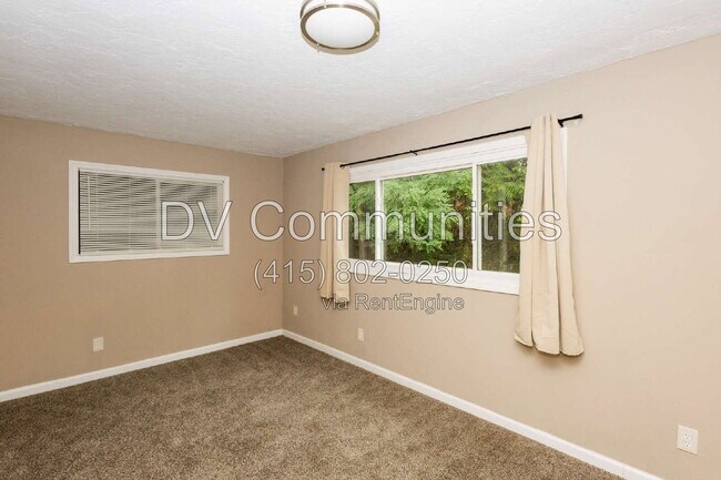 Building Photo - 16605 Kollin Ave