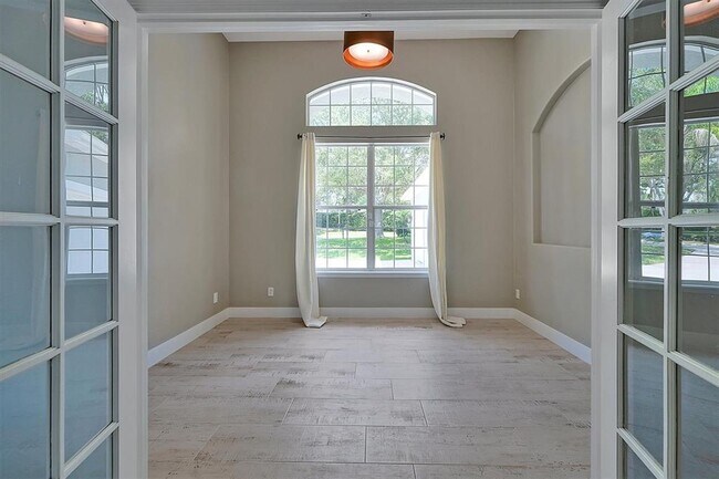 Building Photo - 231 Lakay Pl
