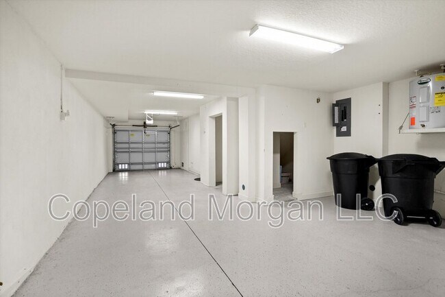 Building Photo - 5912 Anchorage Way S