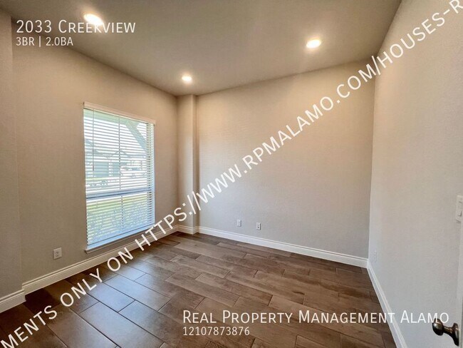 Building Photo - 2033 Creekview-