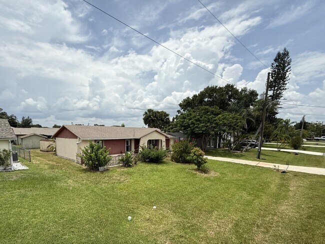Building Photo - 716 Caribou Dr
