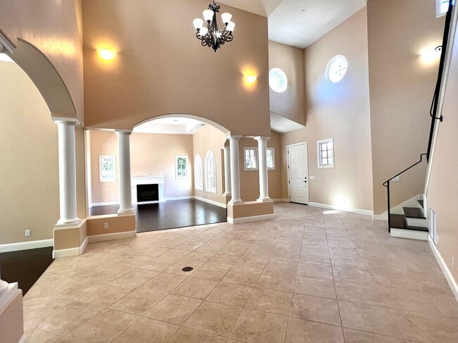 Building Photo - Hidden Gem at the End of the Cul-de-Sac!