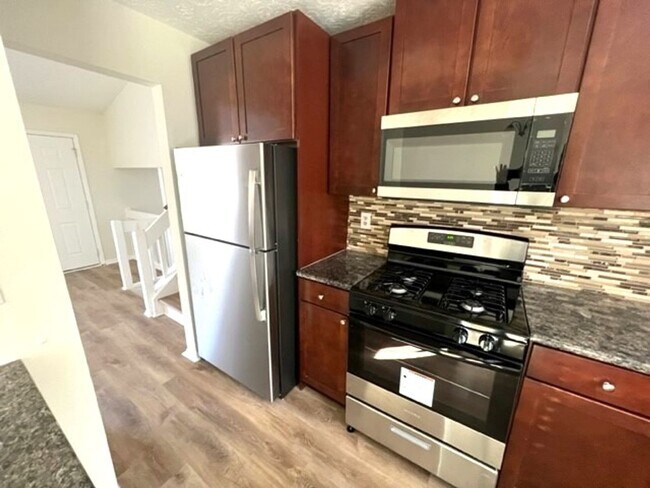 Building Photo - Location! Location! Location! Alpharetta