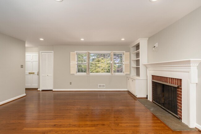 Building Photo - 5806 Conway Rd
