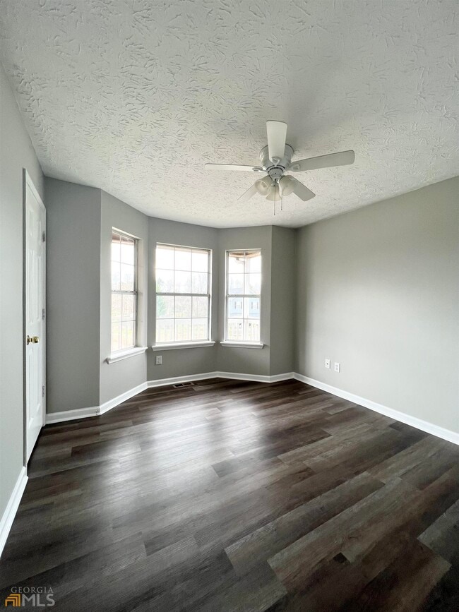 Building Photo - 397 Pleasant Way