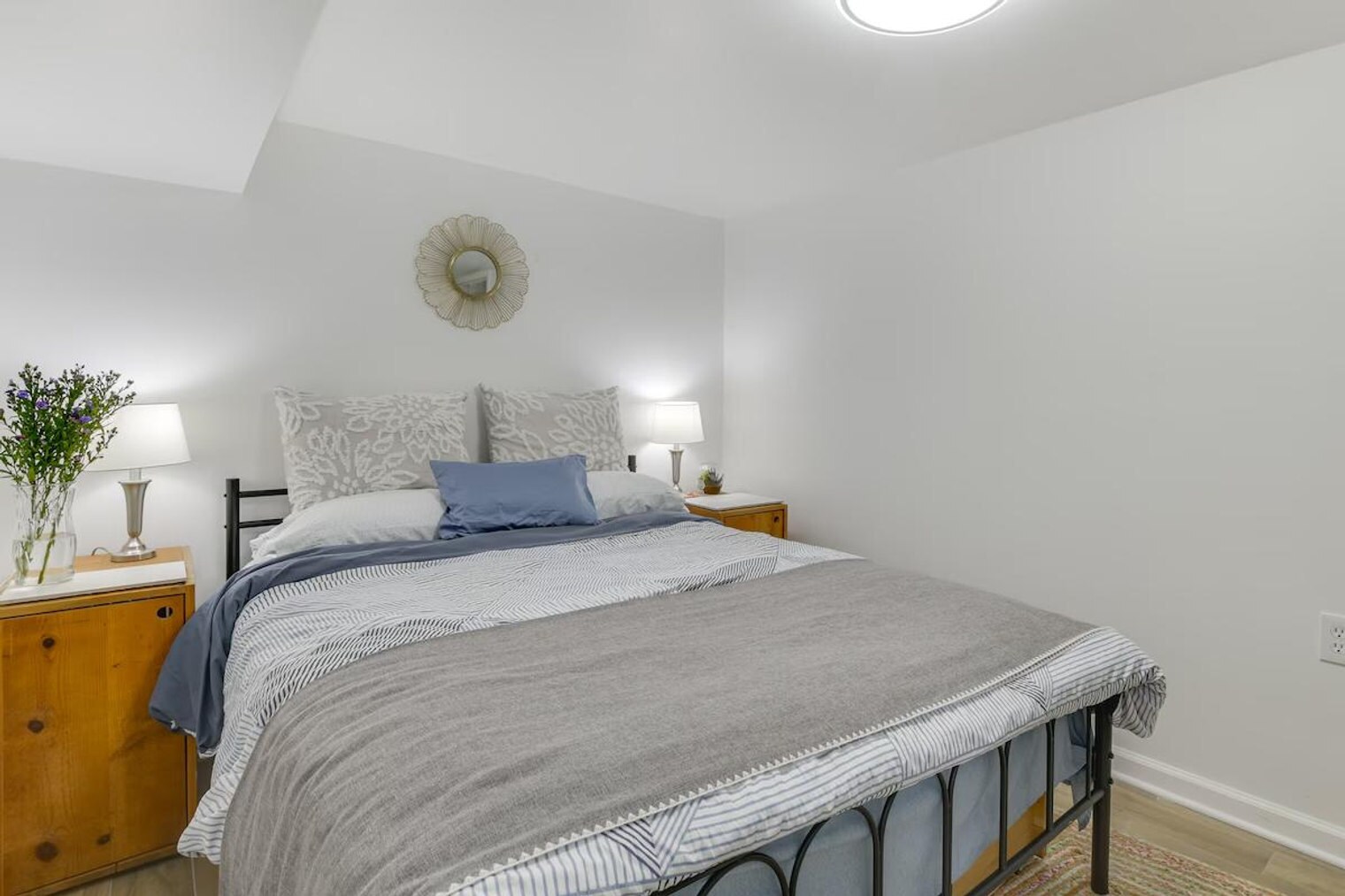 Building Photo - 4642 W Montana St