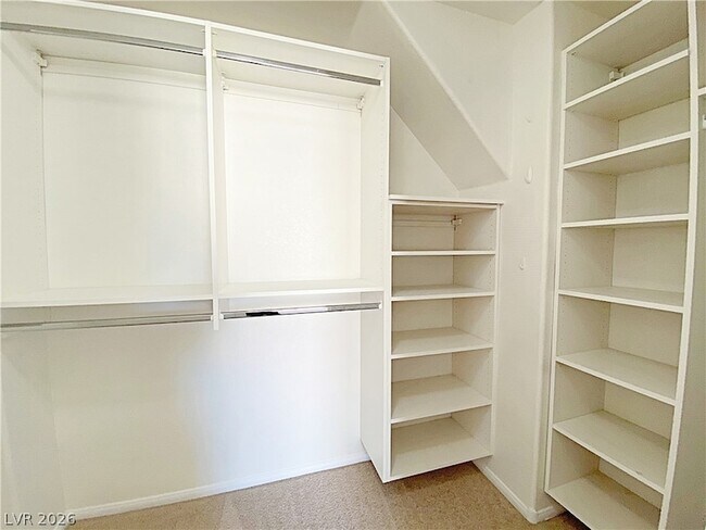 Building Photo - 8557 Alocasia Ct