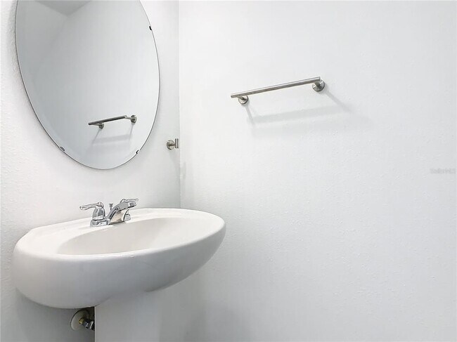 Building Photo - 3270 Vesara Dr