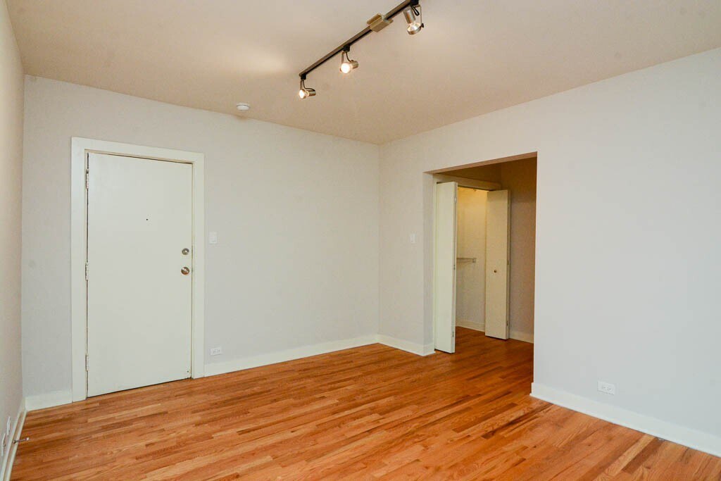 Building Photo - 2425 N Kedzie Blvd