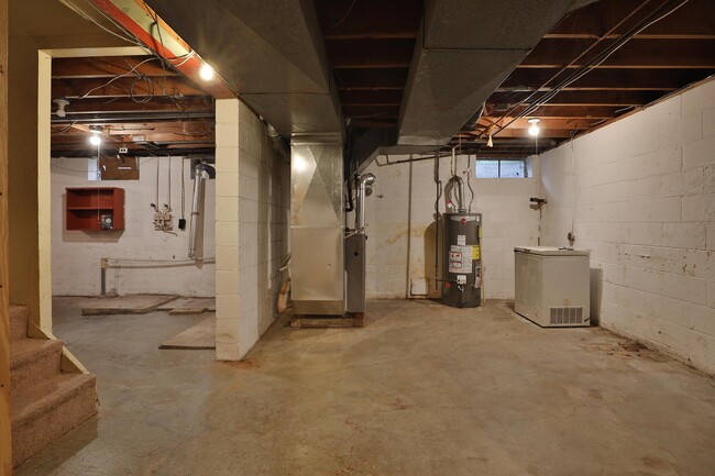 Building Photo - 2636 Nottingham Rd