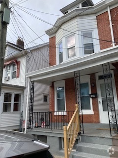 4 Bedroom Townhome - 129 Randall Ave