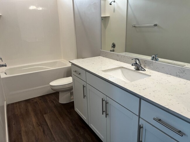 Building Photo - Absolutely STUNNING Townhome!!!