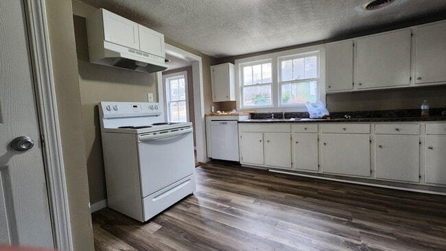 Primary Photo - Single-Family Home for Rent