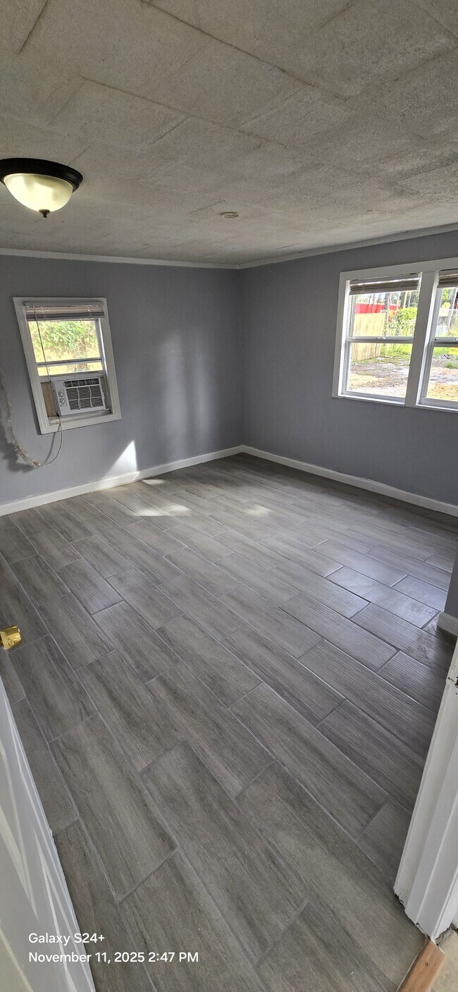 Building Photo - 5202 16th St E