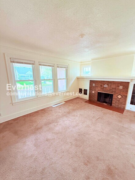 Building Photo - 9353 Kentucky St