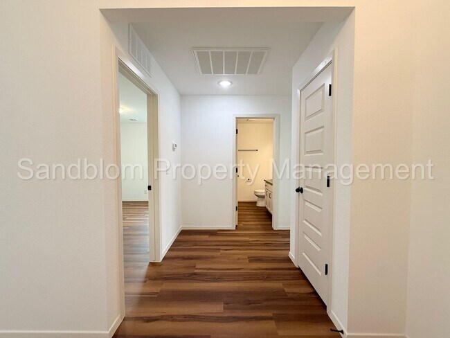 Building Photo - For Lease | Bixby | Available Now!