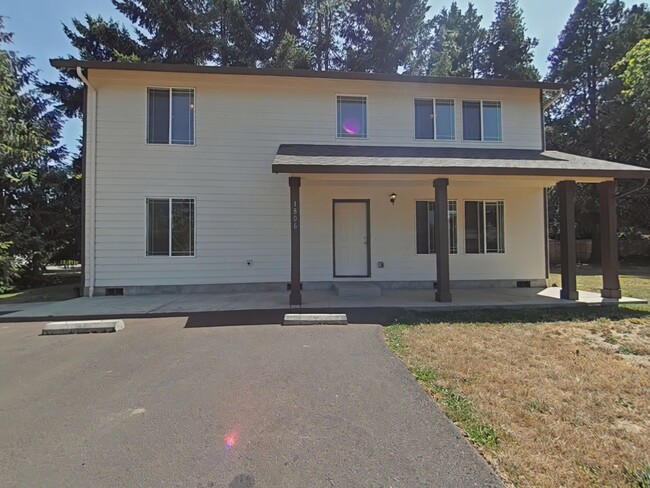 Primary Photo - 5 Bedroom Home ~ Close to Campus
