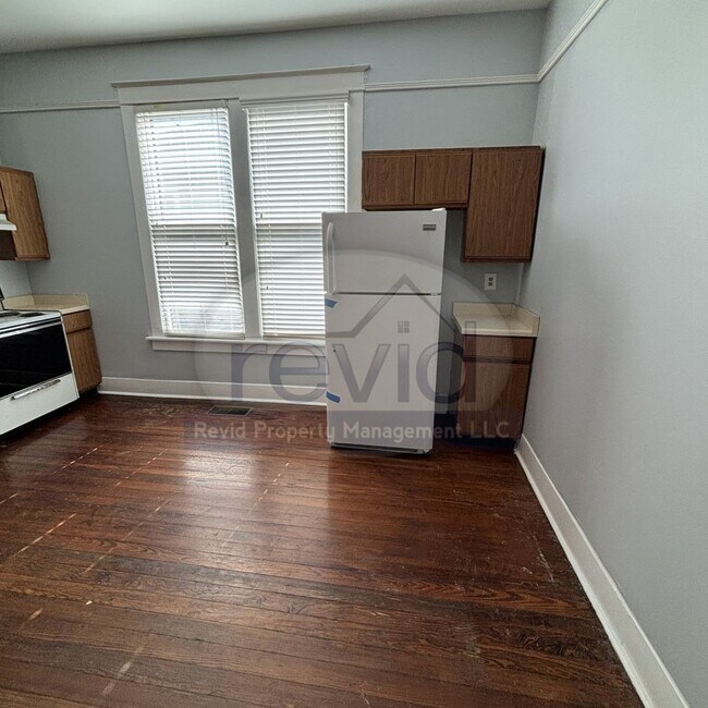 Building Photo - 288 N McLean Blvd