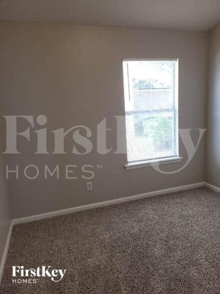 Building Photo - 1255 Bedrock Dr