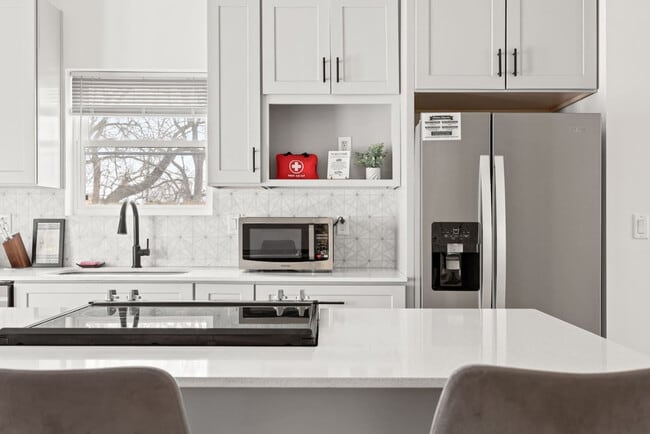 Building Photo - 35 Keystone Ave