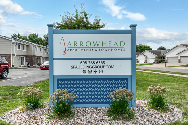 Building Photo - Arrowhead Apartments & Townhomes