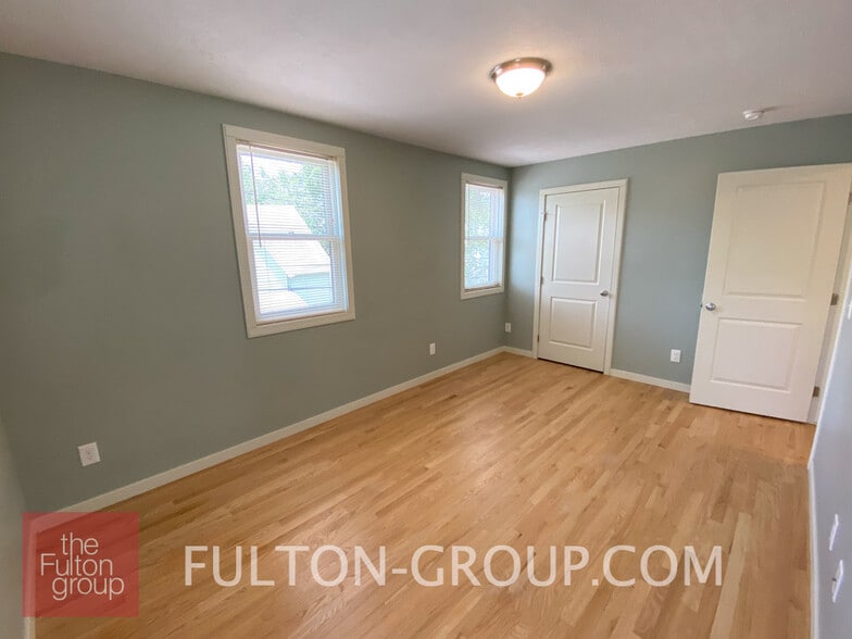 Building Photo - 336 Donald Plz SE