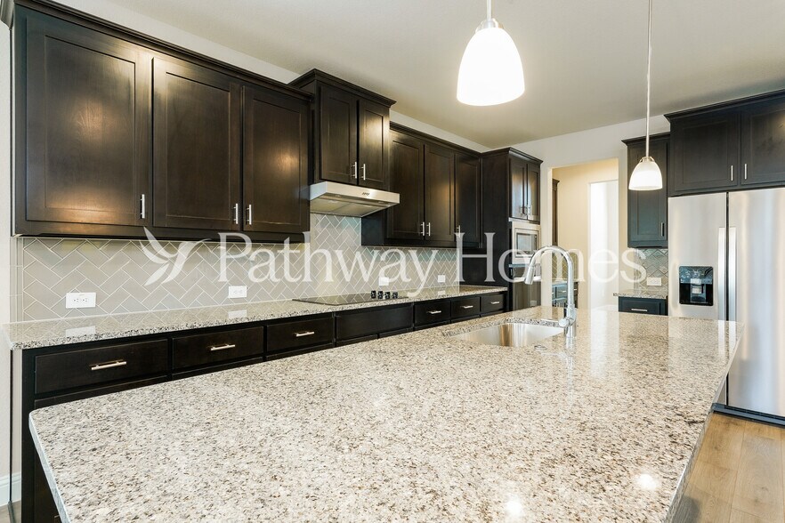 Building Photo - 1002 Stillmeade Dr