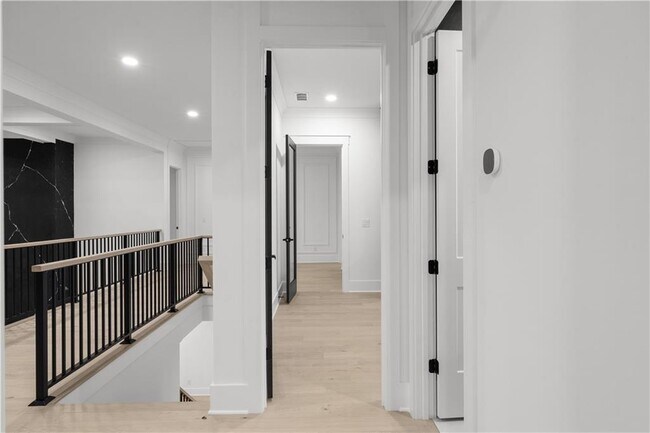 Building Photo - 409 Thunder Rd