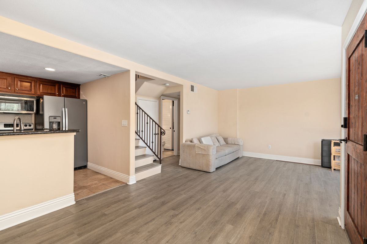 Building Photo - 3965 Nobel Dr